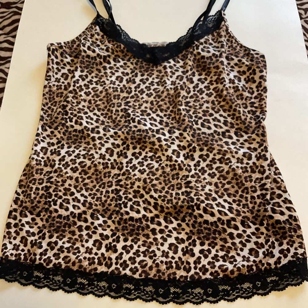 Daisy Fuentes, top & shorts, sleep set size L new Leopard Print Cami Lace Trim